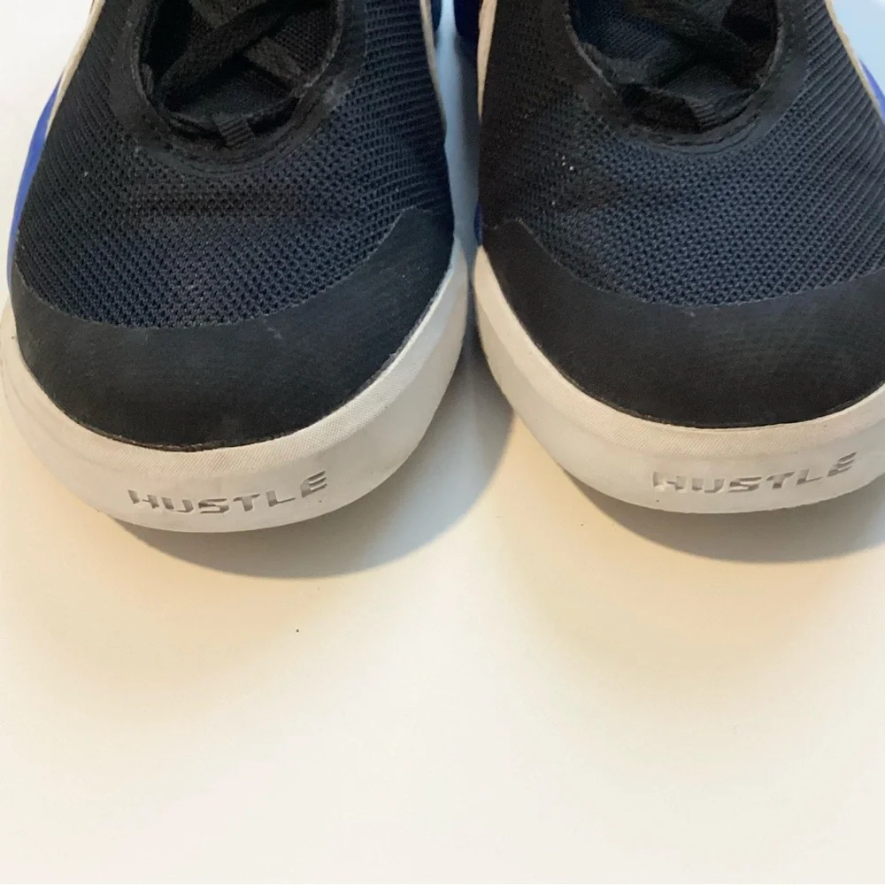 Nike Boys Team Hustle D 10 Basketball Sneakers - Black/Blue - Size 4.5
